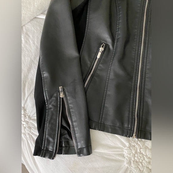 NWOT. Express Faux Leather Moto
Jacket, Sz L - Picture 8 of 10